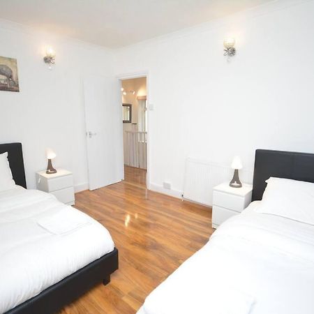 4 Bedroom House In East 런던 외부 사진