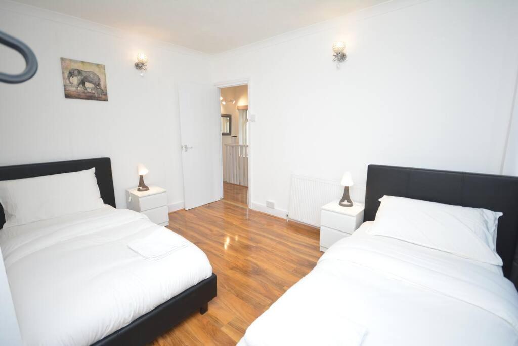 4 Bedroom House In East 런던 외부 사진