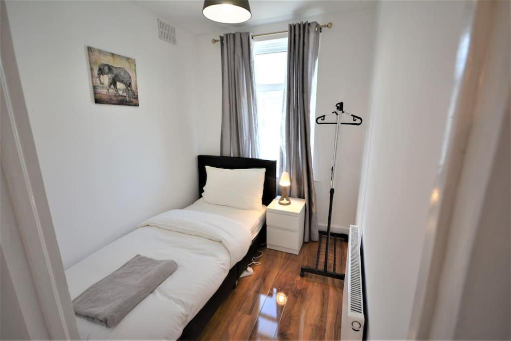 4 Bedroom House In East 런던 외부 사진
